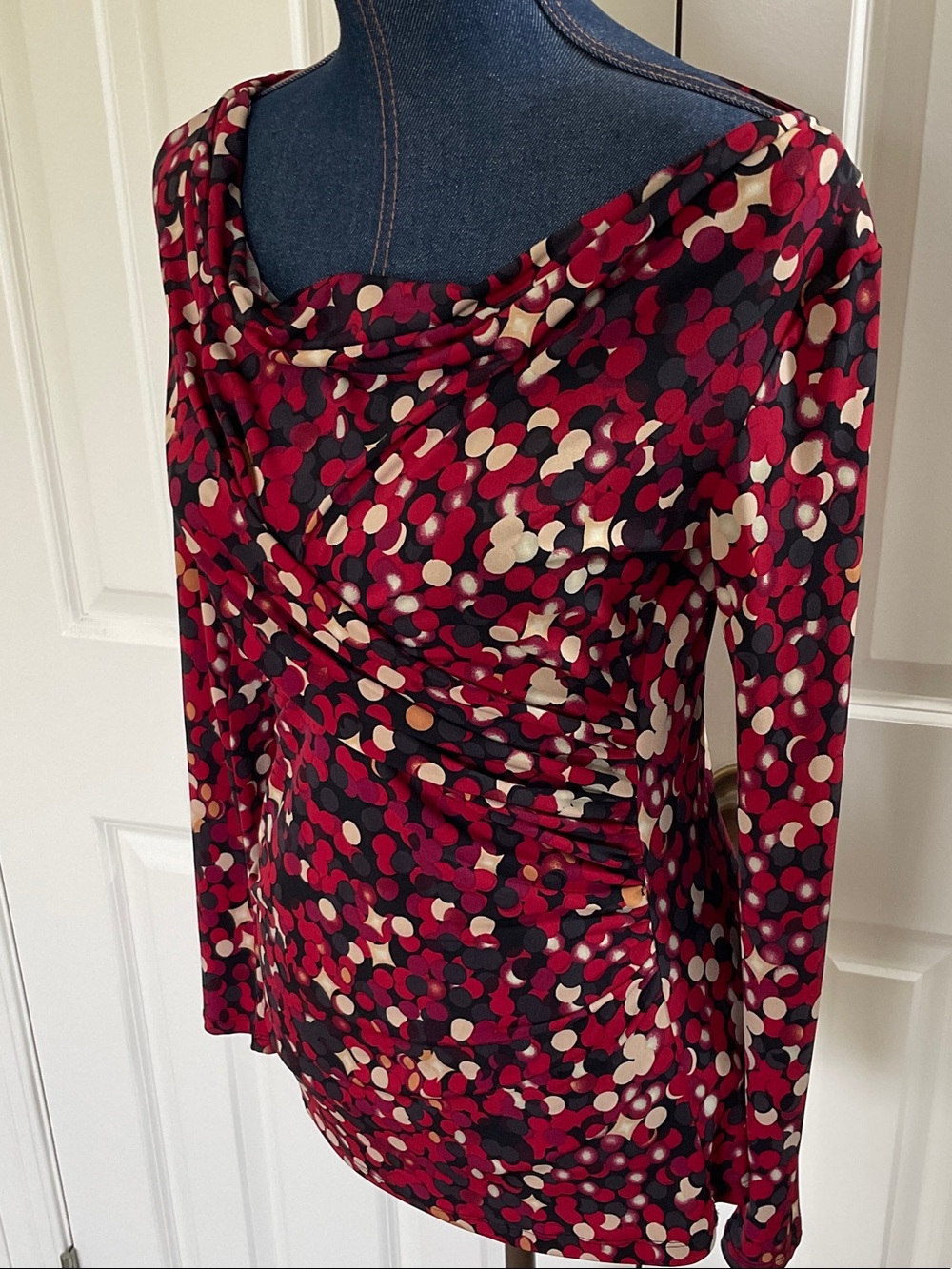 Vince Camuto Ruched Twist Top - Picture 3 of 7